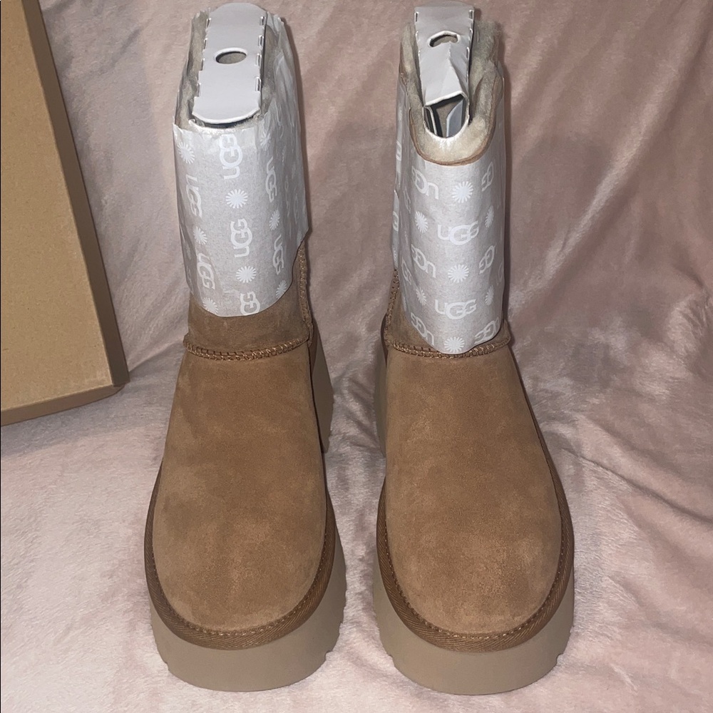 NWT UGG ESMEE Platform Heeled Boot in Chestnut - Picture 9 of 16